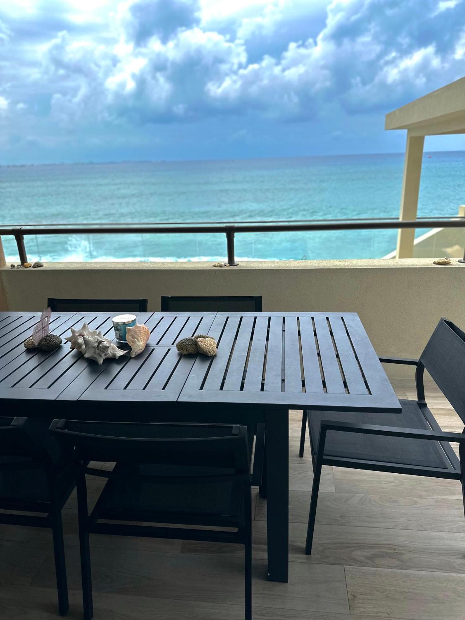 Luxury Ocean Front Seadreams 2 With 7 Mile Beach Views West Bay Ngoại thất bức ảnh