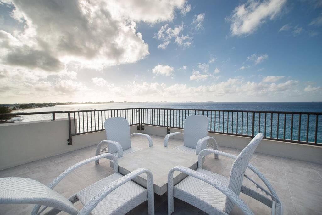 Luxury Ocean Front Seadreams 2 With 7 Mile Beach Views West Bay Ngoại thất bức ảnh